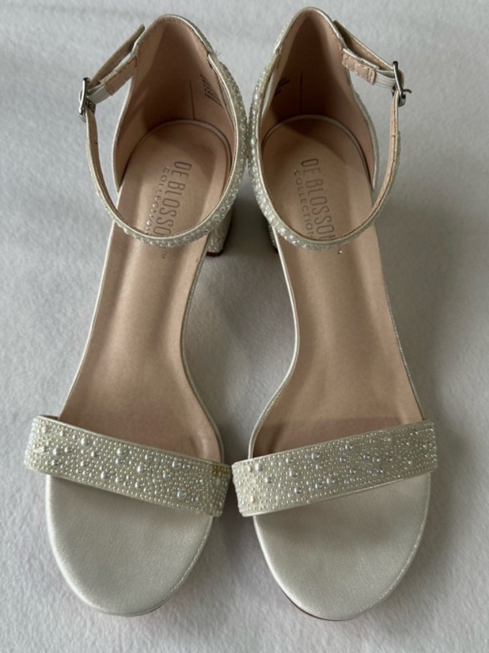 De Blossom Wedding Heels Off White Iridescent Beaded Ankle Strap Size 10